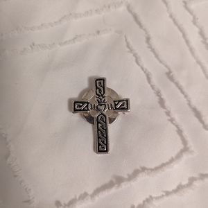 Silver claddagh cross pendant/pin